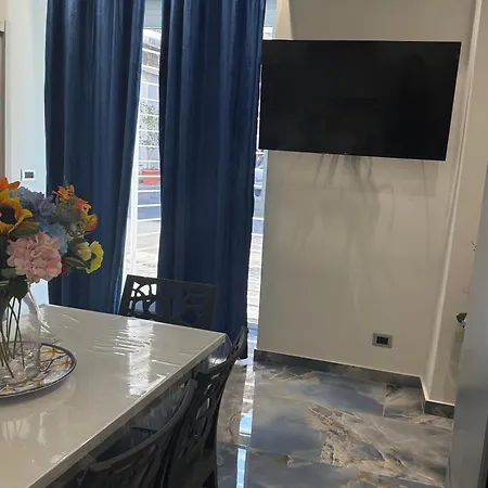 Naomi Luxury 2 *