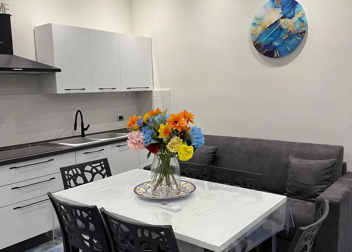 Naomi Luxury 2 Katanya